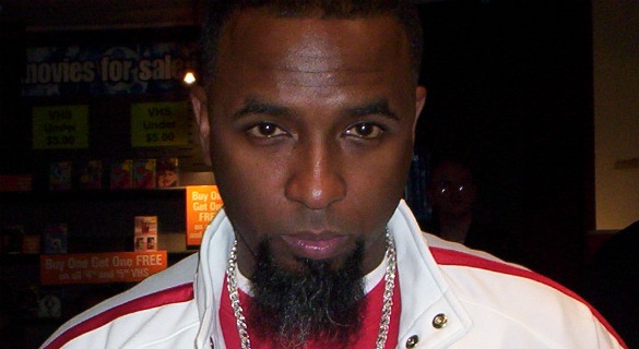 young money sign. Tech N9ne Signs Autographs For