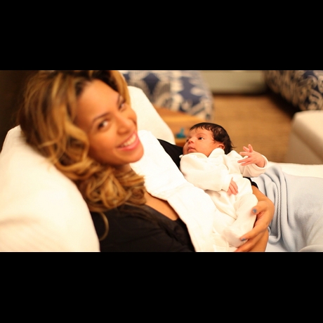 Blue Ivy First Baby Pictures